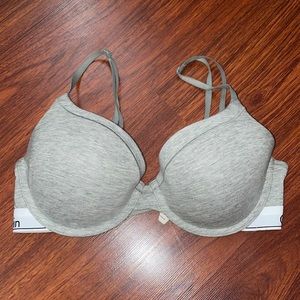 Calvin Klein Tshirt Bra